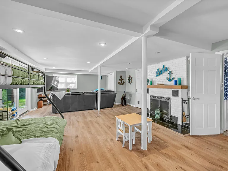 18 Shore Rd — Photo 31