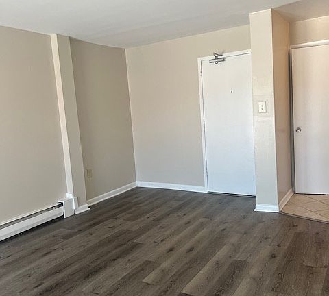 2nd image of 2314 Glendale Ter #A2