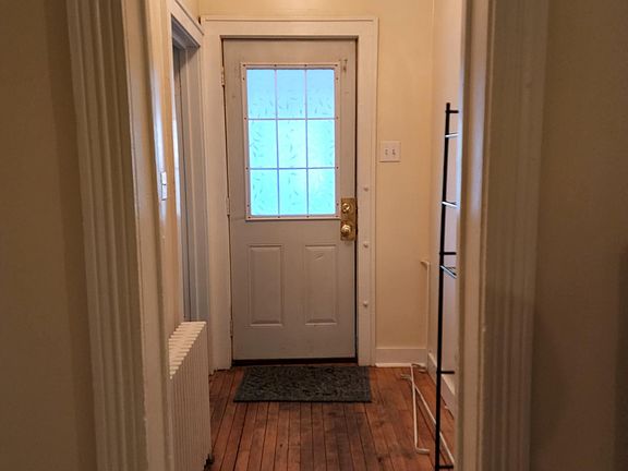 4th image of 1027 6th Ave S #1
