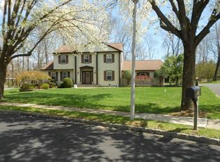7 Stacy Ct, Parsippany, NJ 07054