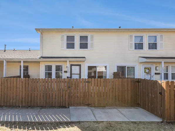 2892 Roundtree Blvd, Ypsilanti, MI 48197