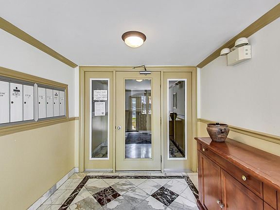 5th image of 3404 W McLean Ave #G