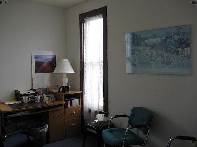 Building Photo 4