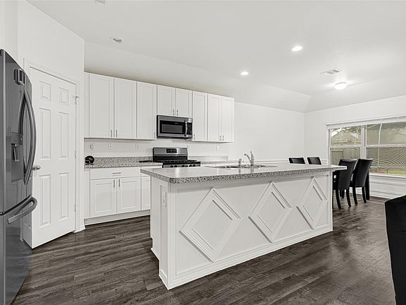 4th image of 3022 Sandpiper Dr