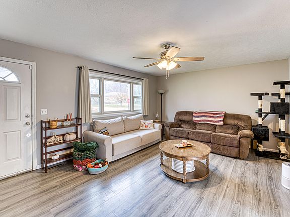3rd image of 200 Aspen Drive
