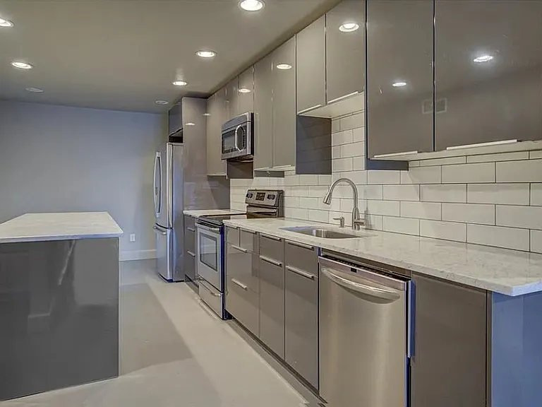 6000 N Brookline Ave #60 — Photo 6