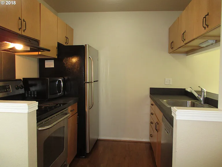 1545 SW Clay St #325 — Photo 7