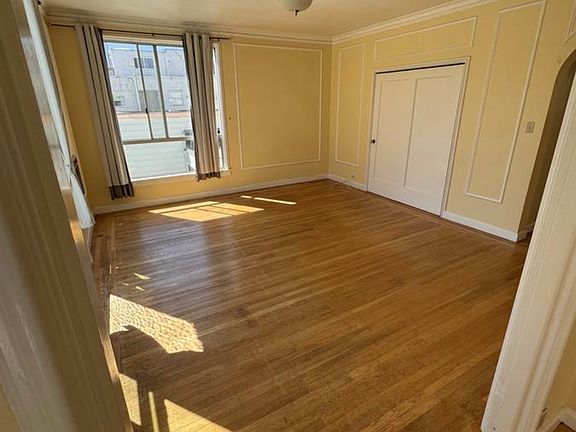 2nd image of 3555 Broderick St