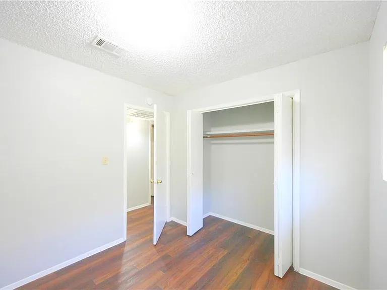 1013 Fieldwood Dr #B — Photo 15