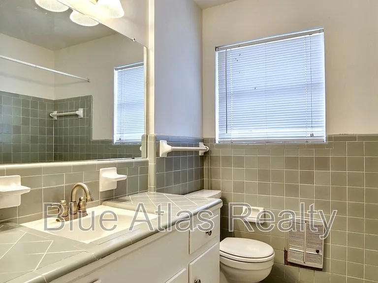 3903 Hawthorne Ave #201 — Photo 8