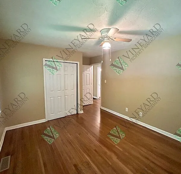 4306 Hillcrest Dr — Photo 11