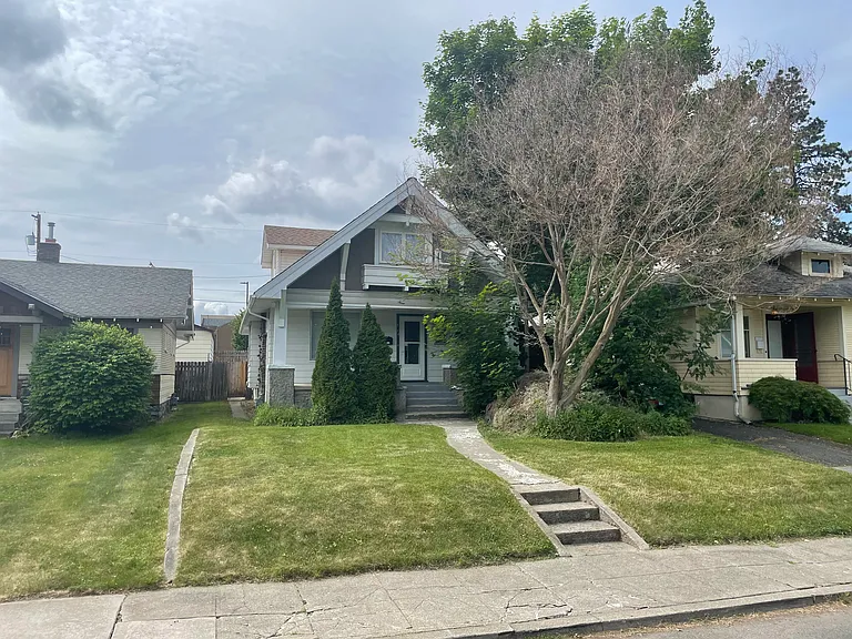 416 E 28th Ave — Photo 2