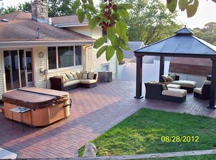 5402 William St, Omaha, NE 68106