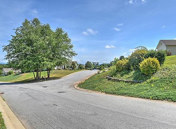 3rd image of 137 Climbing Aster Way