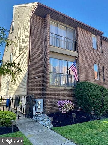 1st image of 9573 James St #B