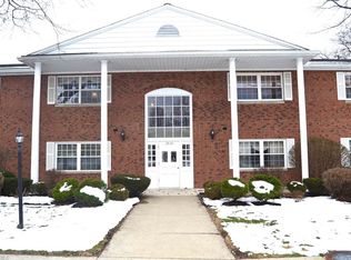 2826 Pease Dr APT 109S, Rocky River, OH 44116