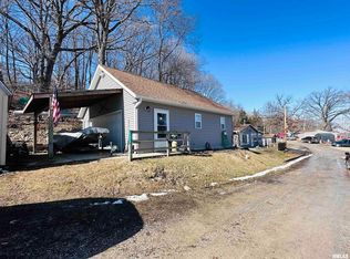 9855 F Ave, Wapello, IA 52653