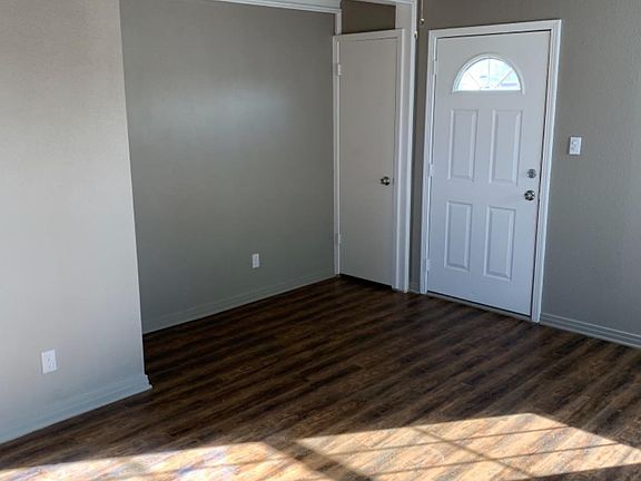 4th image of 203 W Jackson St