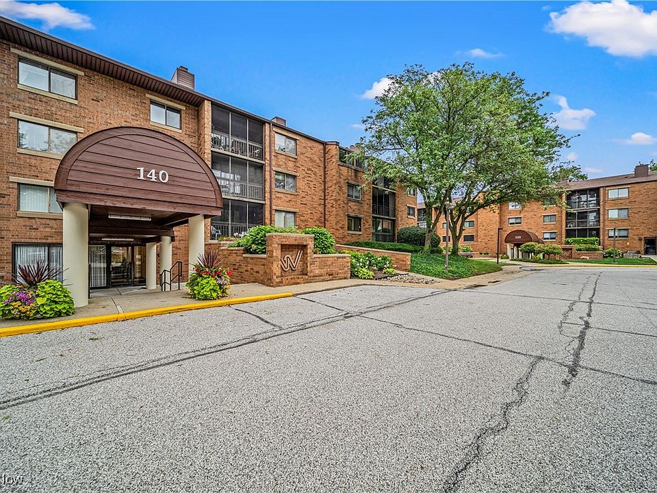 1st image of 140 Fox Hollow Dr APT 202C