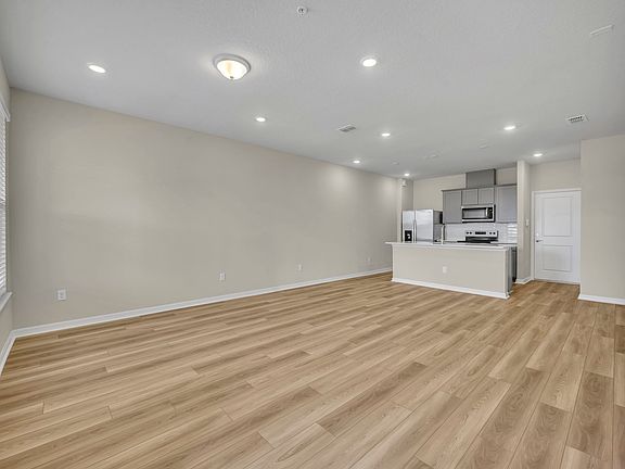 4th image of 10411 Glowing Beacon St