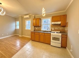 1146 Cambridge St #2, Cambridge, MA 02139