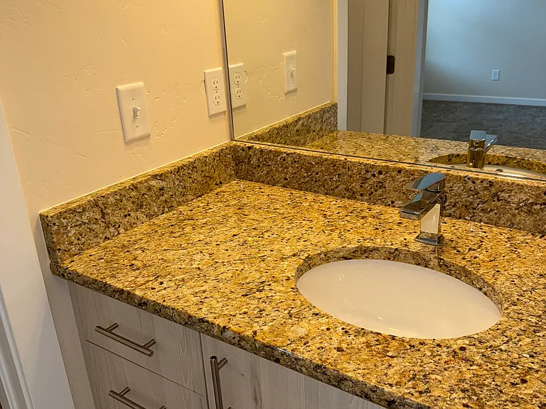 728 Oak St #L — Photo 12