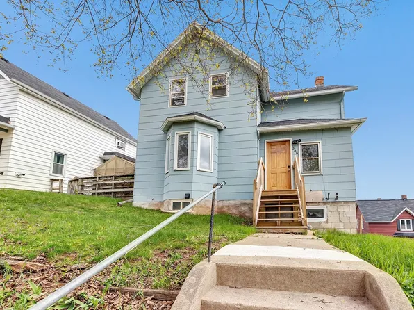 206 W 4th St, Kaukauna, WI 54130