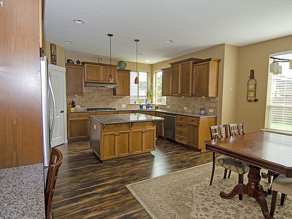 4th image of 15409 NE 106th St