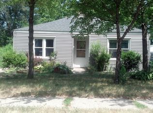 215 Bellevue St SW, Wyoming, MI 49548