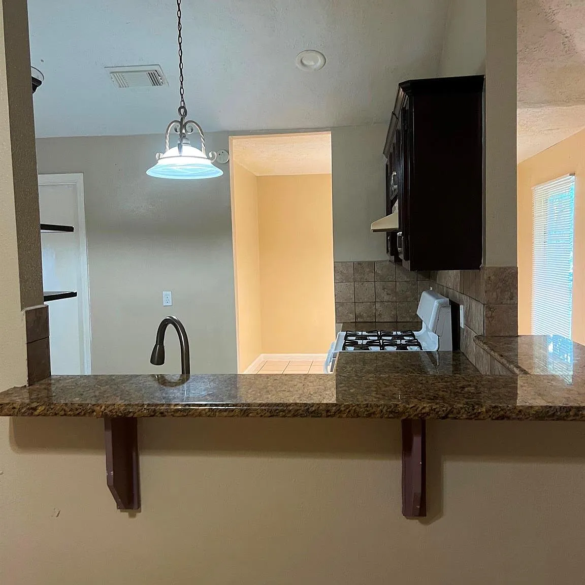 4 bed, 2.0 bath, 1455 sqft, $1,650 — Photo 4