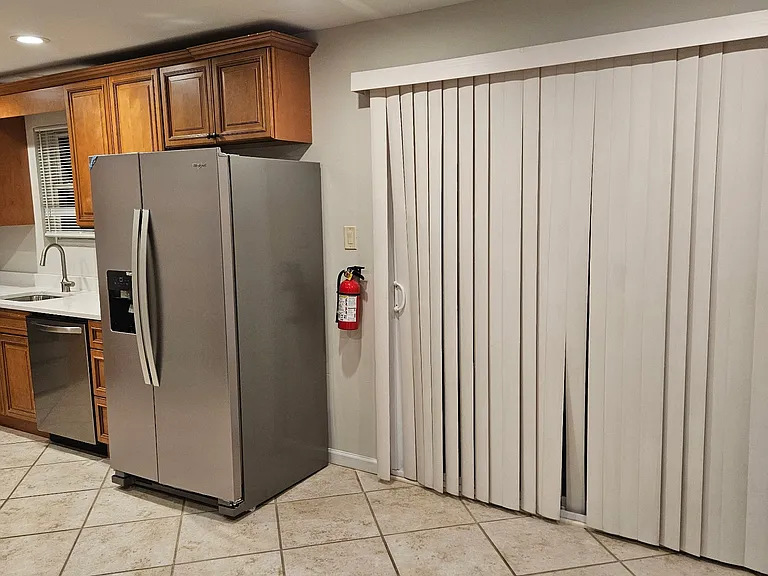 Eat-In Kitchen