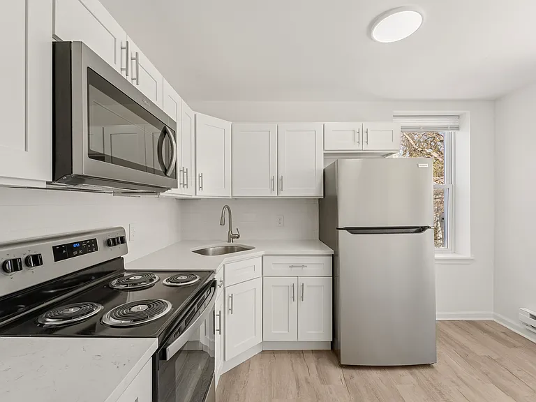 127 W Seymour St #1 — Photo 3