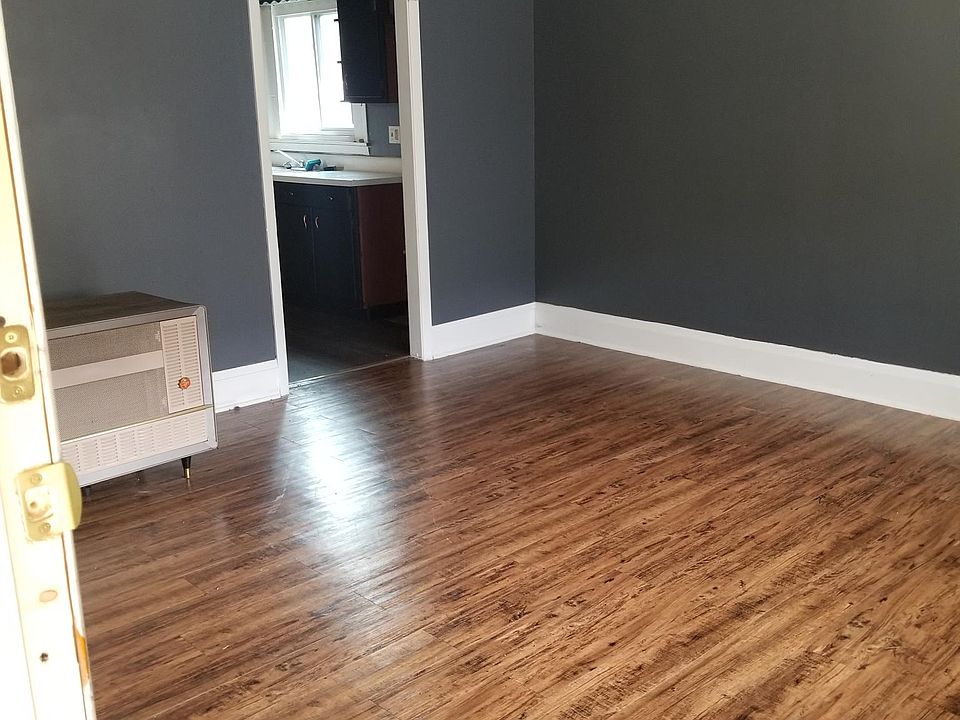 1st image of 111 Roberts Ave Lowr #