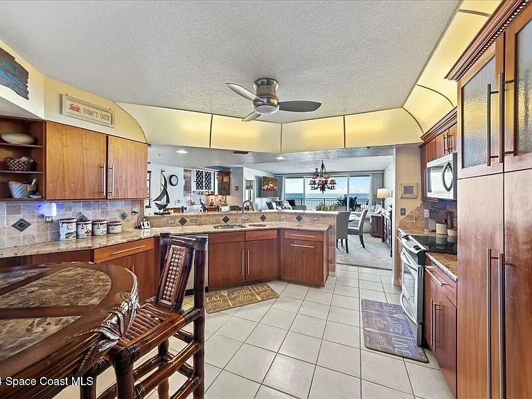 925 N Highway A1A — Photo 5