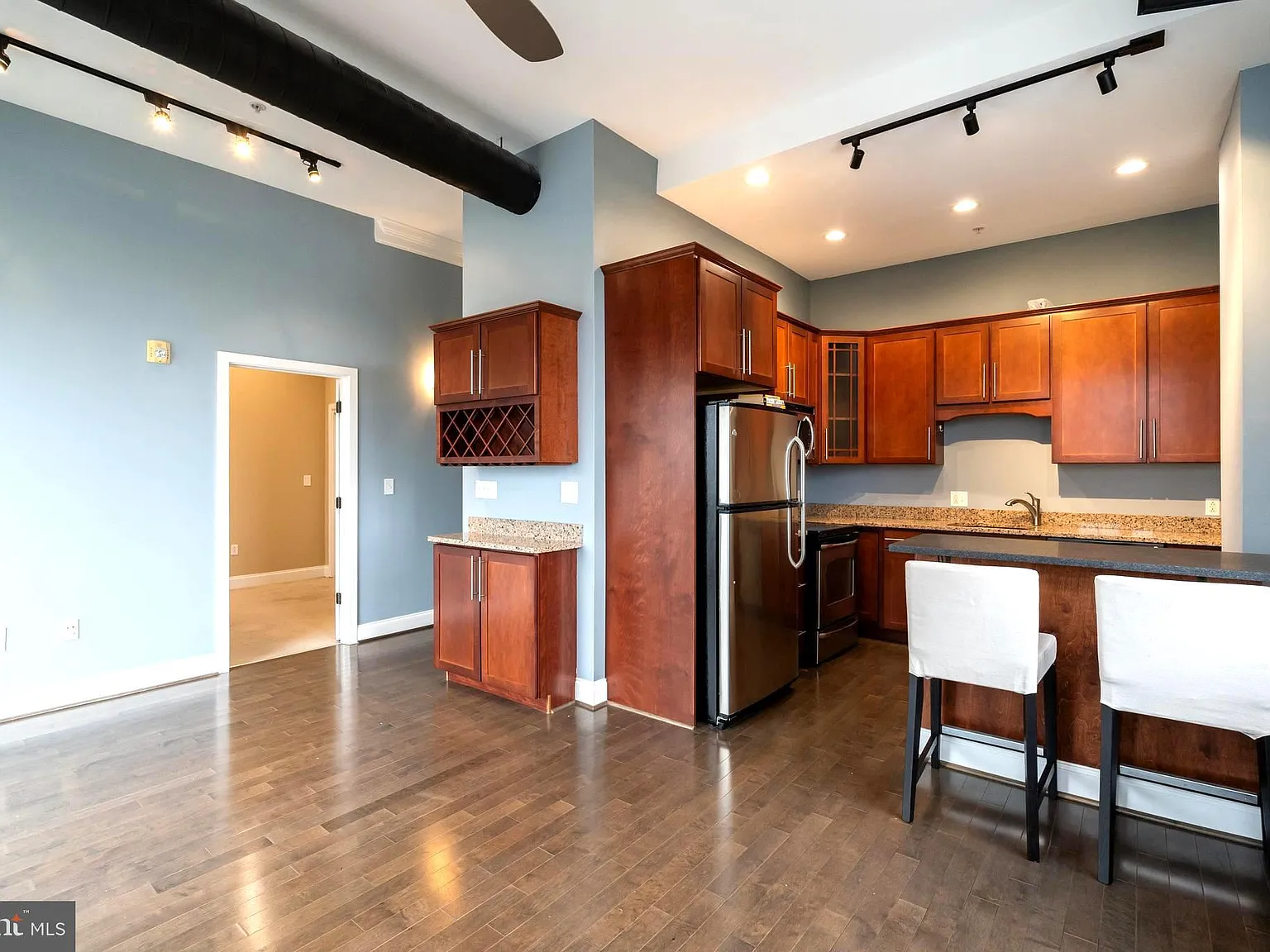 2 bed, 2.5 bath, 1000 sqft, $2,600 — Photo 4