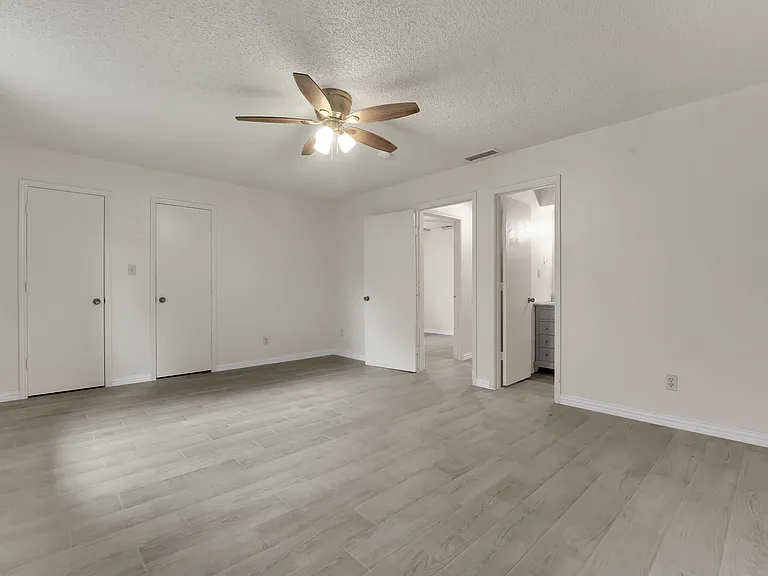411 S Las Vegas Trl — Photo 6