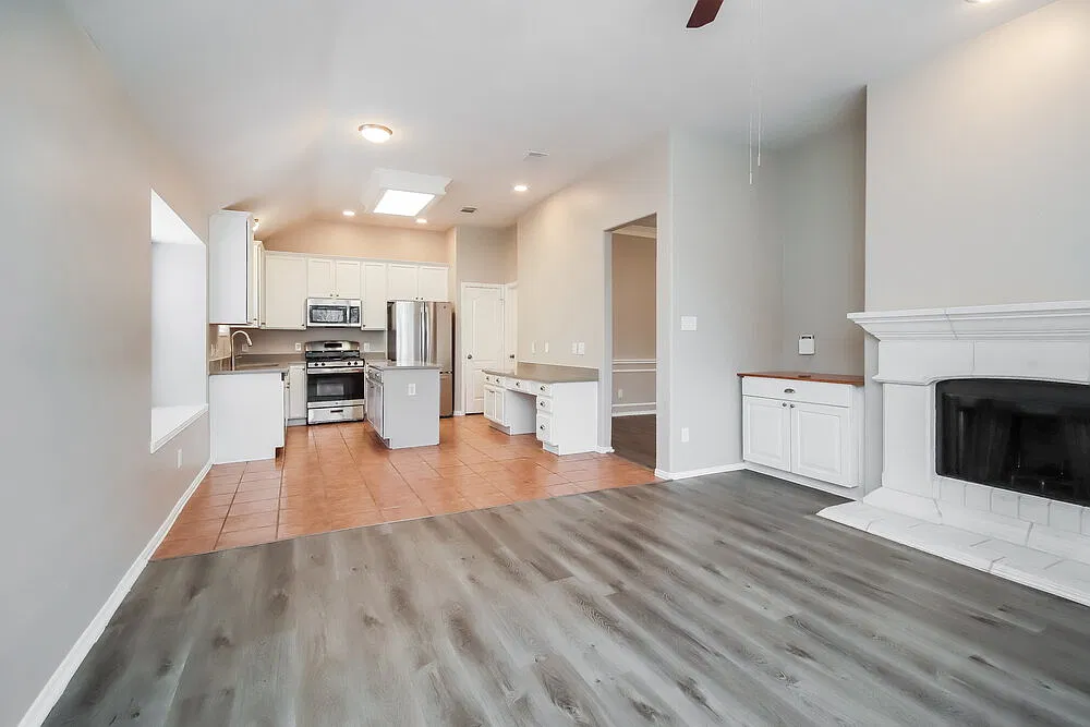3 bed, 2.0 bath, 1735 sqft, $2,350 — Photo 3