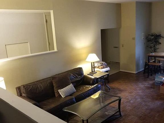 4th image of 2328 Dana Ave