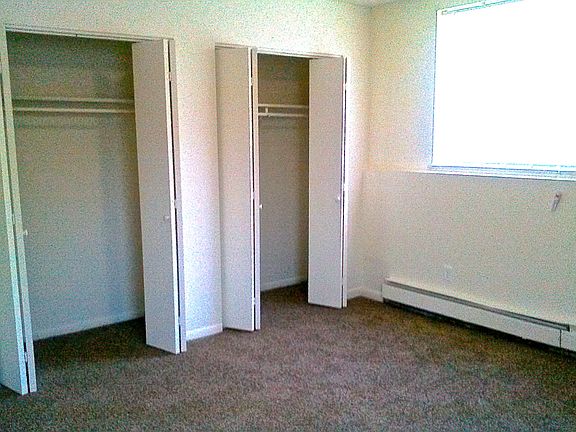 4th image of 1115 Dorchester Cir APT 2