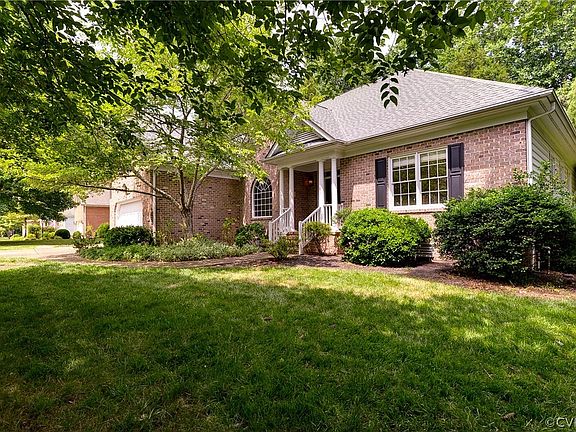 3rd image of 405 Alderwood Dr