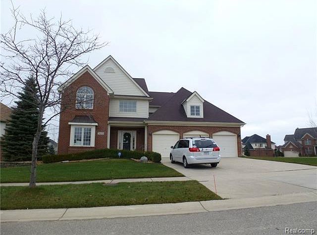 1st image of 24659 Cavendish Ave E