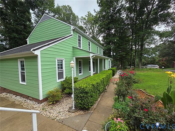 3rd image of 2409 Stuts Ln