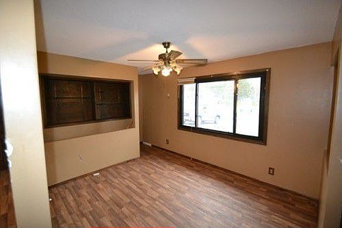 4th image of 3225 Kenwood Ct S