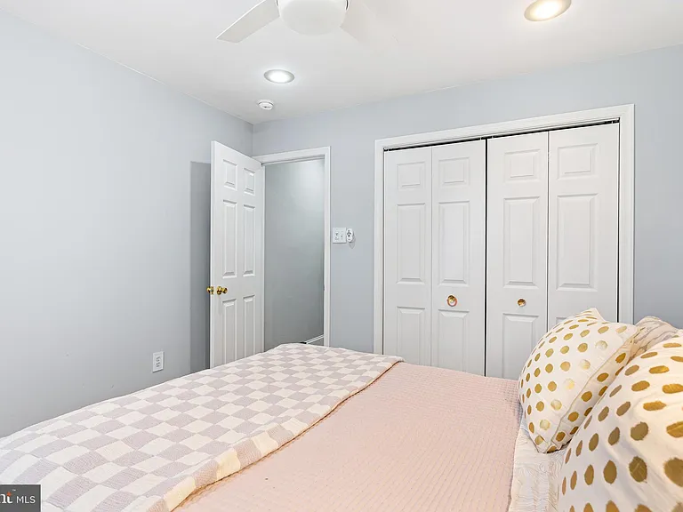 2413 Aspen St — Photo 8