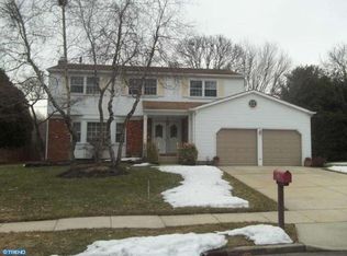 526 Perry Dr, Mount Laurel, NJ 08054