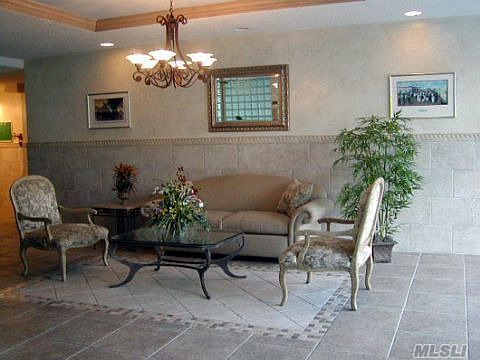Sunny 3BR-2 Bath Unit!