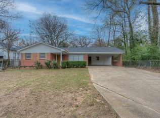 920 Crescent Rd, Shreveport, LA 71107