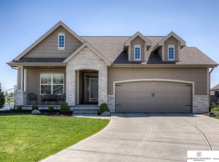 1406 N 194th Cir, Elkhorn, NE 68022
