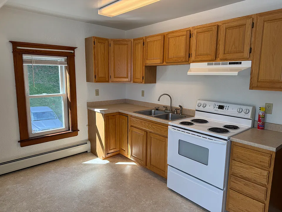 273 Highland Ave #4