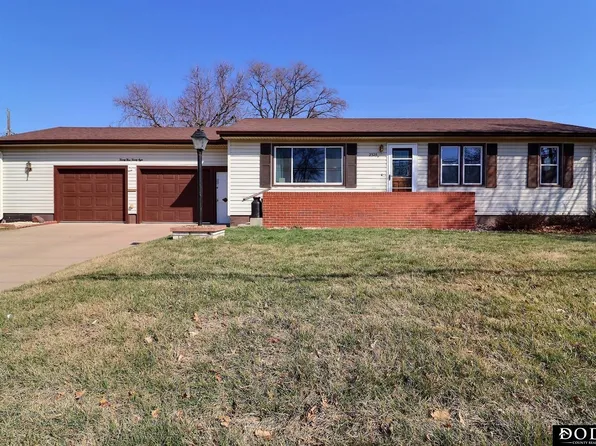 2328 E 9th St, Fremont, NE 68025